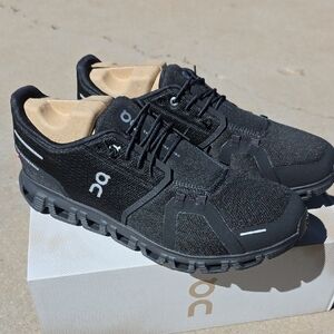 On Men's Black and Tan Athletic Sneakers